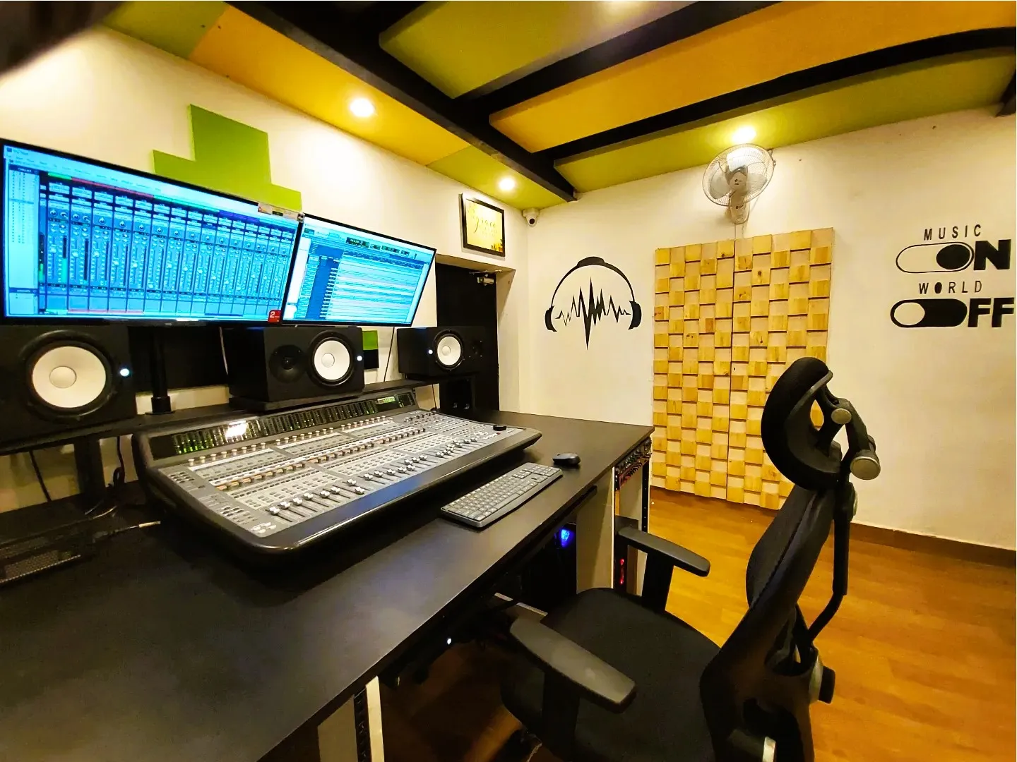 Studio B 1
